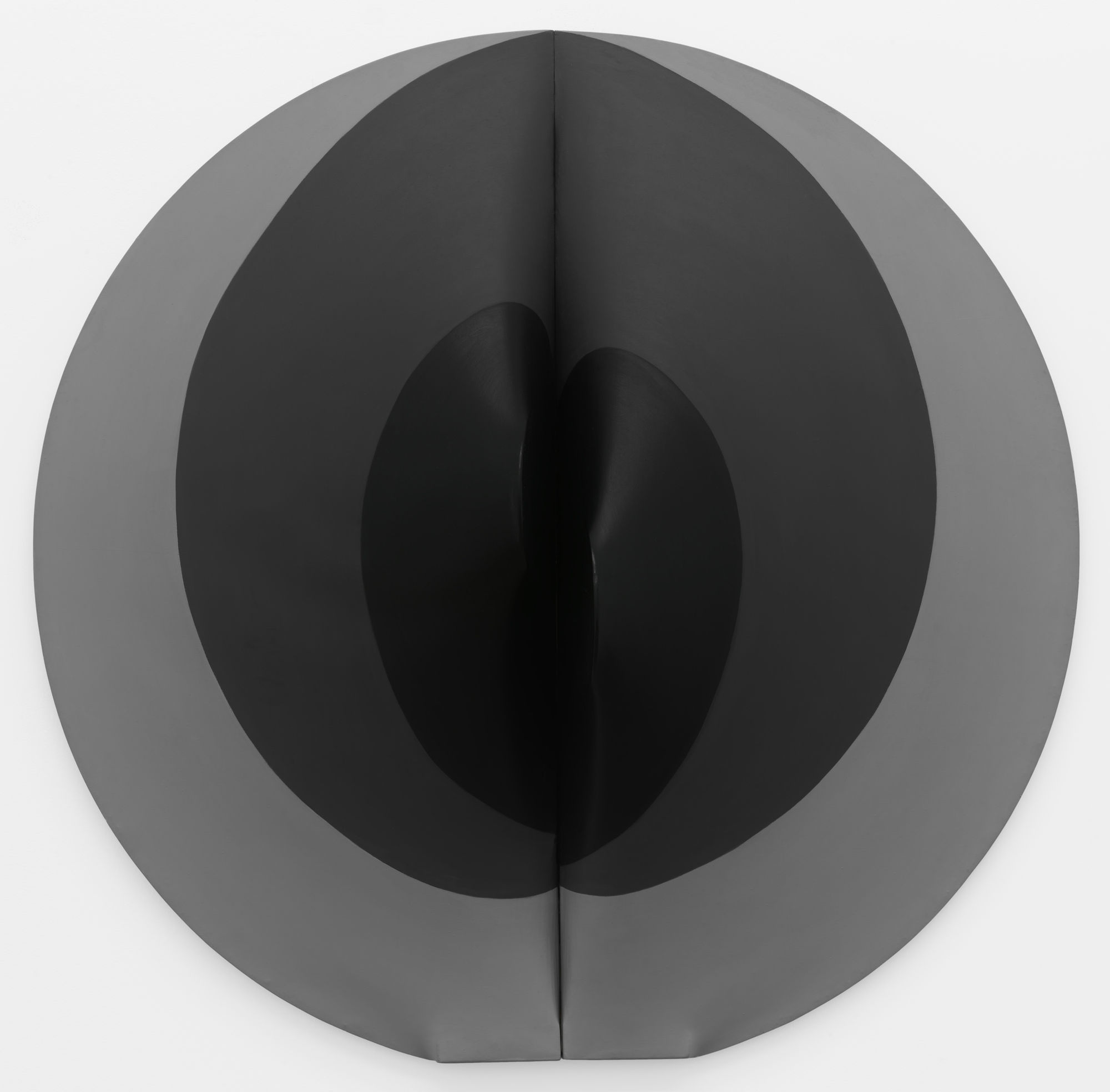 Zilia Sánchez Lunar [Moon], 1980 Acrylic on stretched canvas Diameter: 48 inches (121.9 cm)
