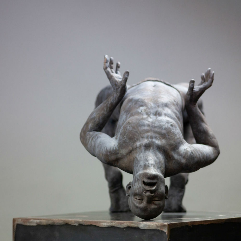 Coderch & Malavia - Revive - 2019 - gepatineerd brons - 34 x 49 x 30 cm