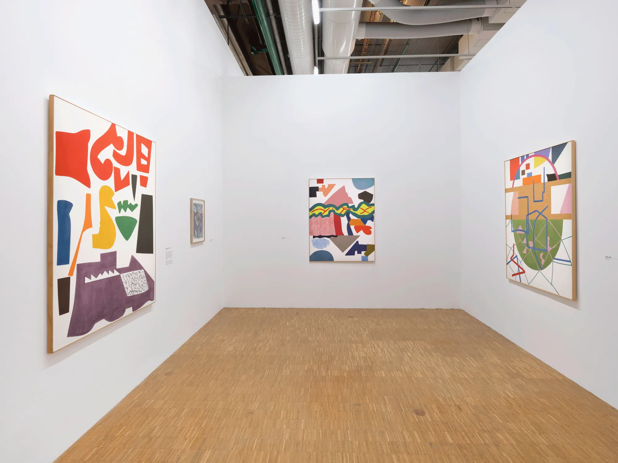 Vues de l’exposition Shirley Jaffe. Une Américaine à Paris, Centre Pompidou, Paris, Galerie du Musée et Galerie d’art graphique, Niveau 4. 20 avril - 29 août 2022 © Centre Pompidou, Helene Mauri