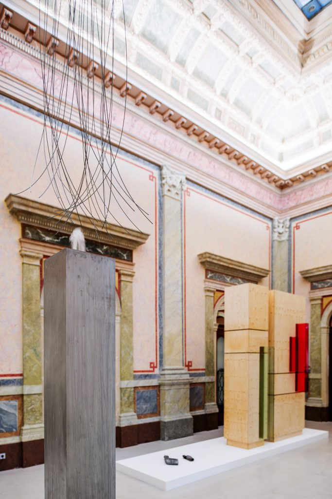 EDGES ANGLES LINES CURVES