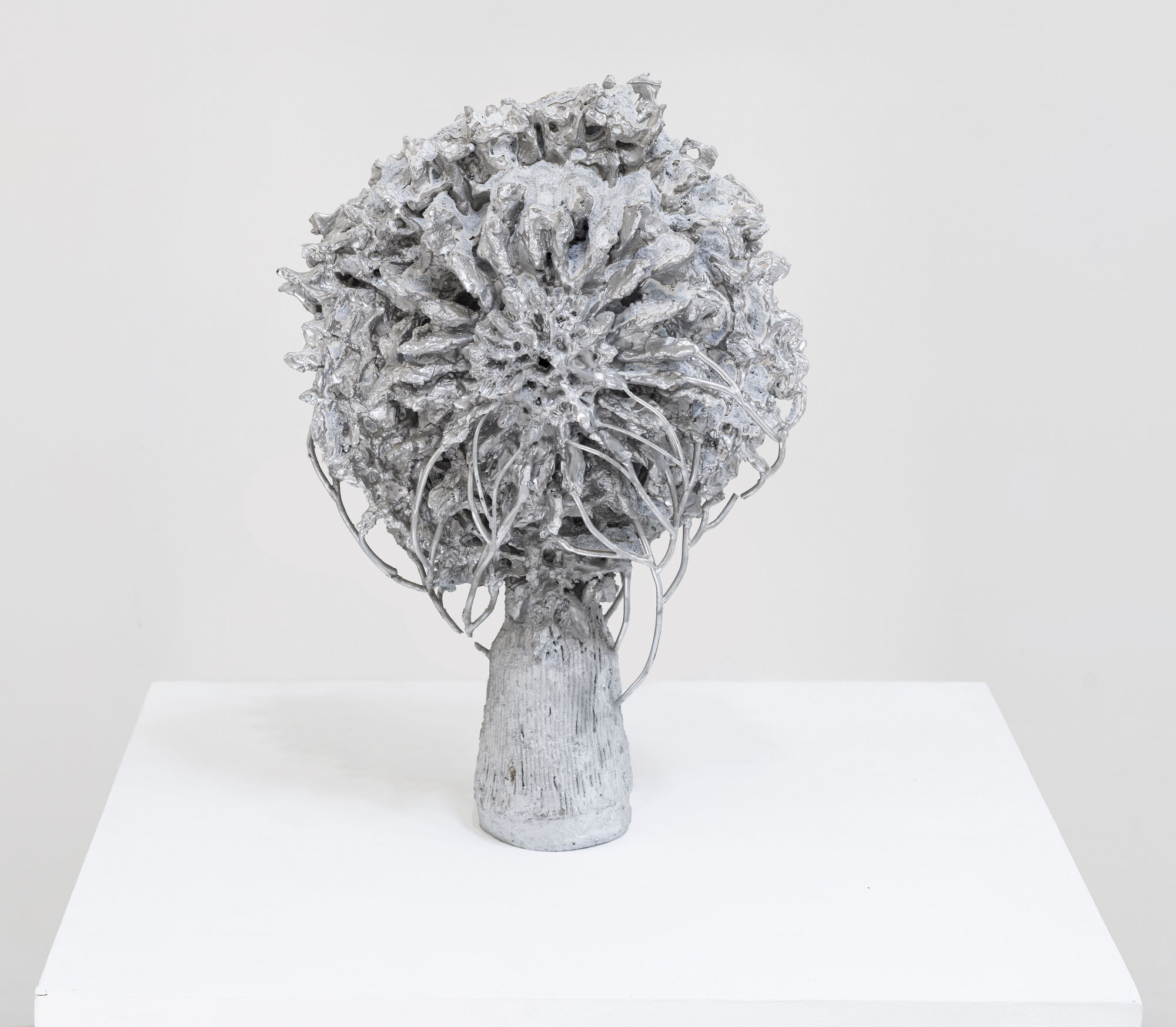 Antonia Kuo Isis, 2023-2025 Cast aluminum, ceramic, on steel and dyed linen plinth 21 1/2 x 14 2/5 x 6 inches 54 x 36 x 15 cm