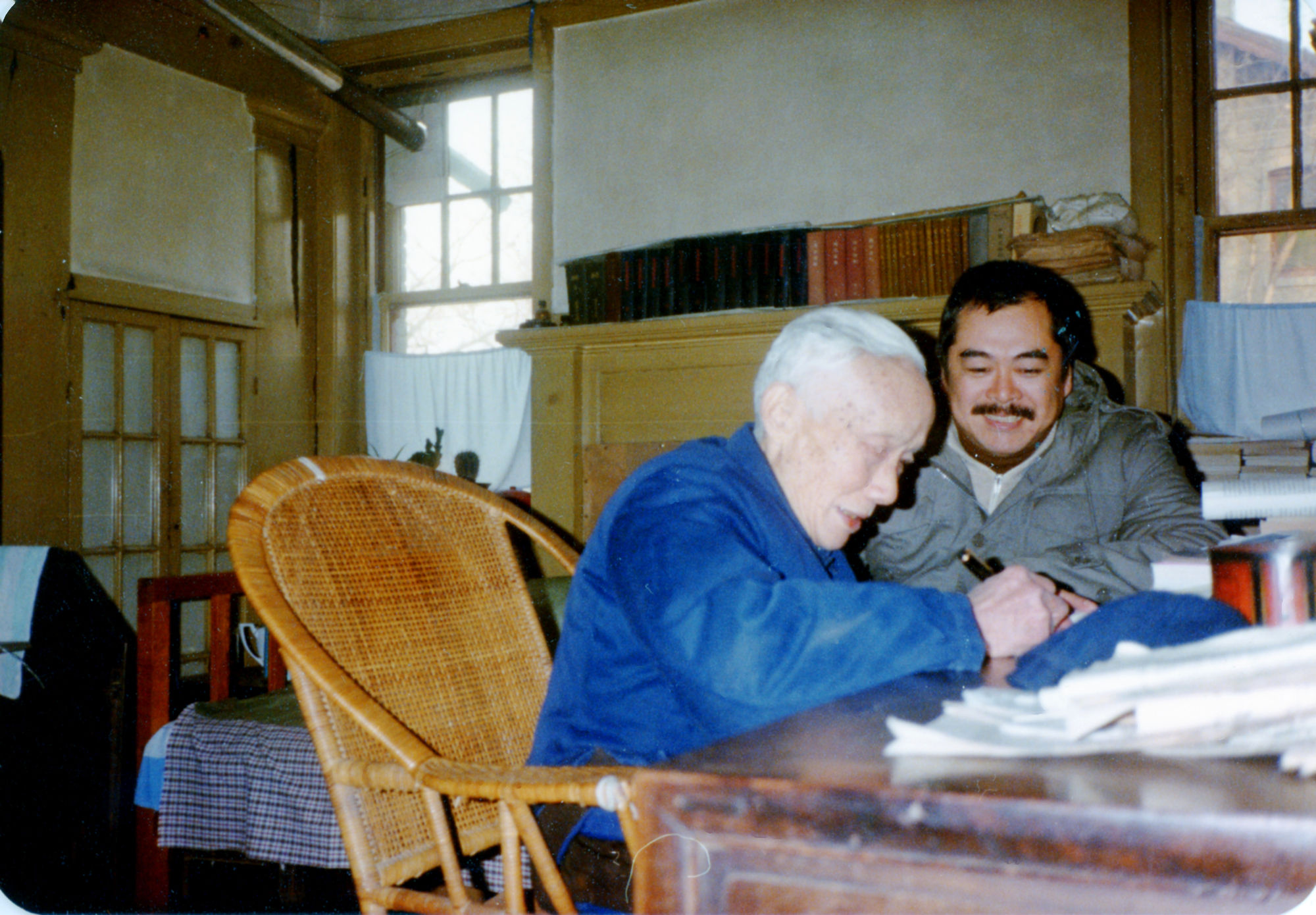 Dec 1980, Hsiao Chin in Chu Kuan-qian's home in Beijing 1980年12月蕭勤攝於北京朱光潛家中