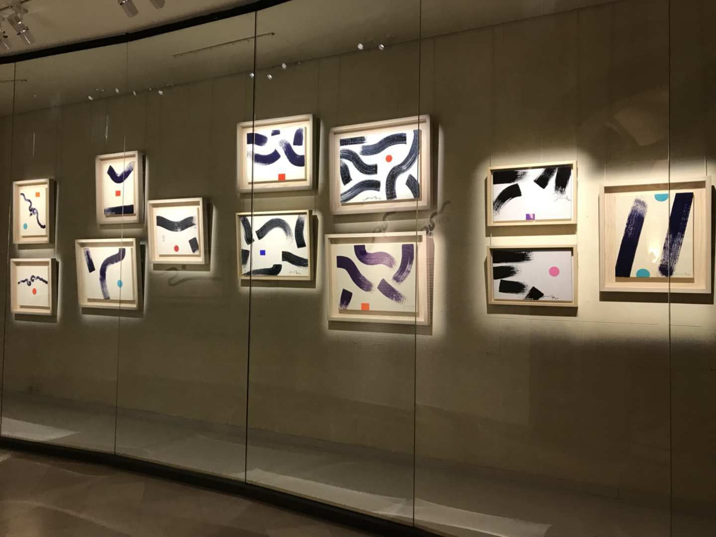 In 2019, Guimet National Museum of Asian Arts, Paris, held a solo exhibition for Hsiao Chin, titled “Hsiao Chin: The Colours of Ch’an” 2019年，巴黎吉美國⽴亞洲藝術博物館為蕭勤舉辦個人展覽「禪⾊ — 向蕭勤致敬」