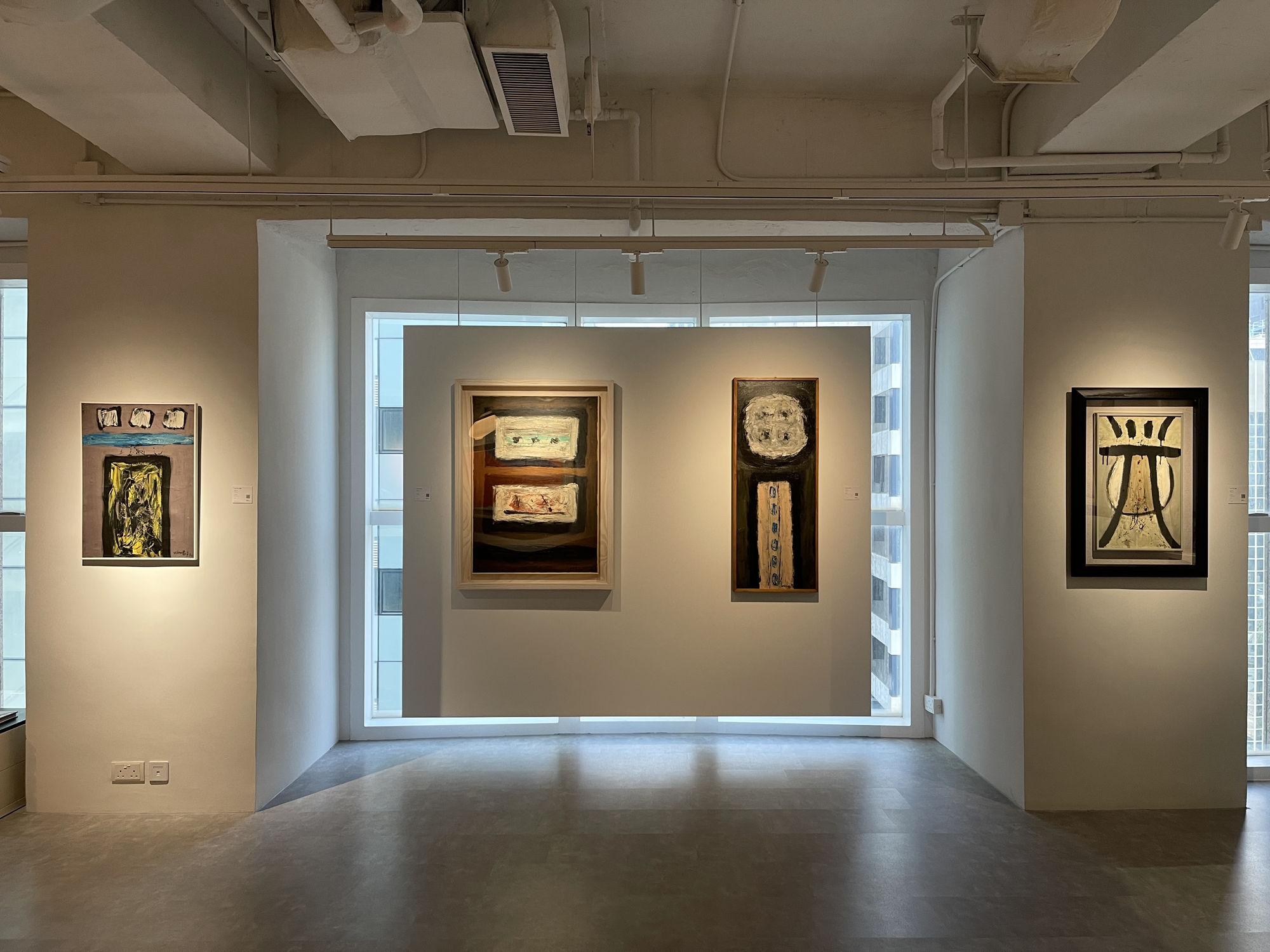Hsiao Chin’s solo exhibition “Hsiao Chin: His Unexplored History” was held at 3812 Gallery Hong Kong, 2023 2023年蕭勤個展「蕭勤：那些不為⼈知的歷史」於3812香港畫廊舉辦