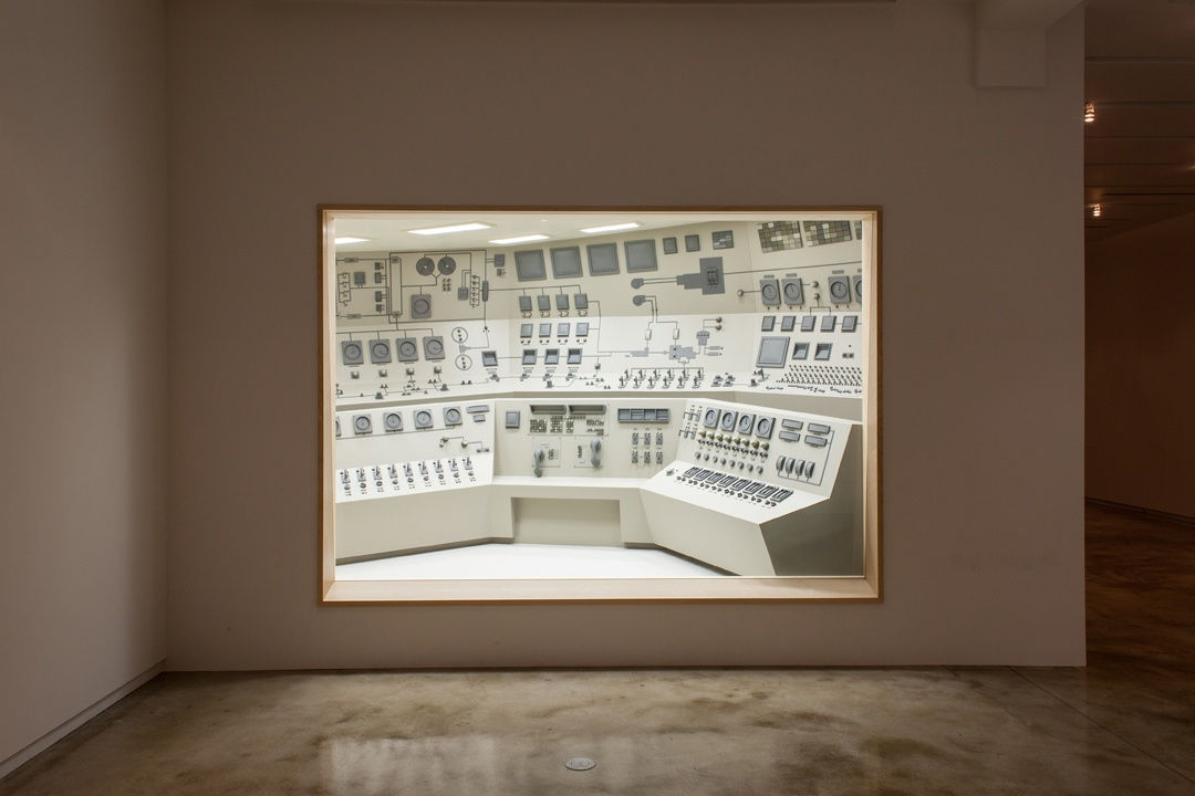 Roxy Paine, Apparatus