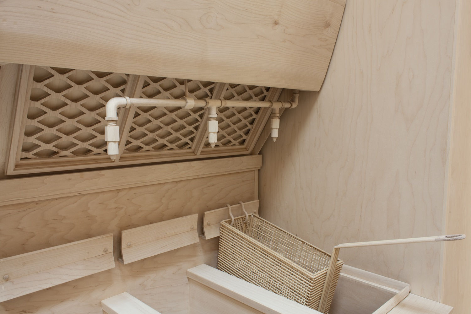 Roxy Paine, Apparatus