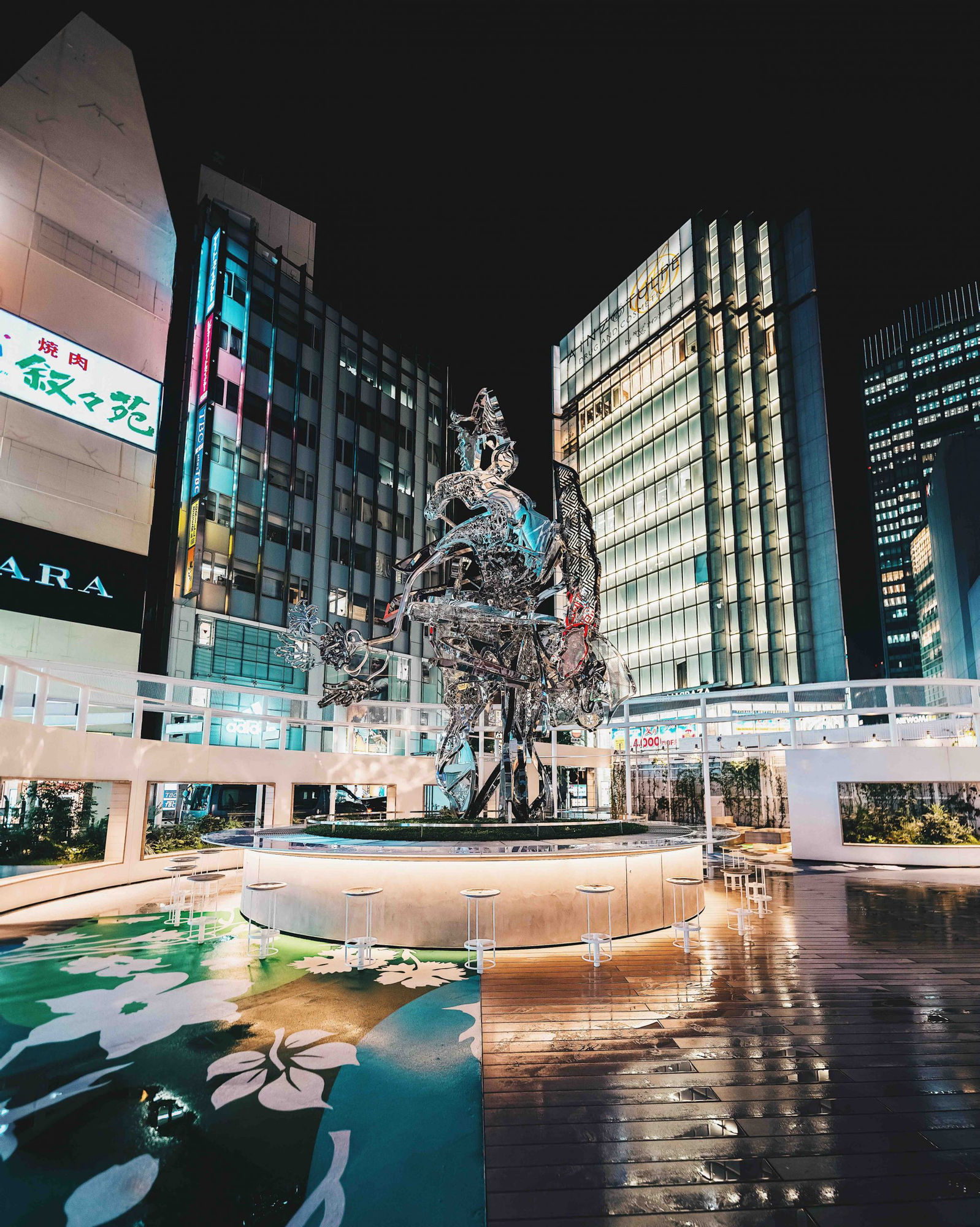 Tomokazu Matsuyama, JR Shinjuku Station East Square