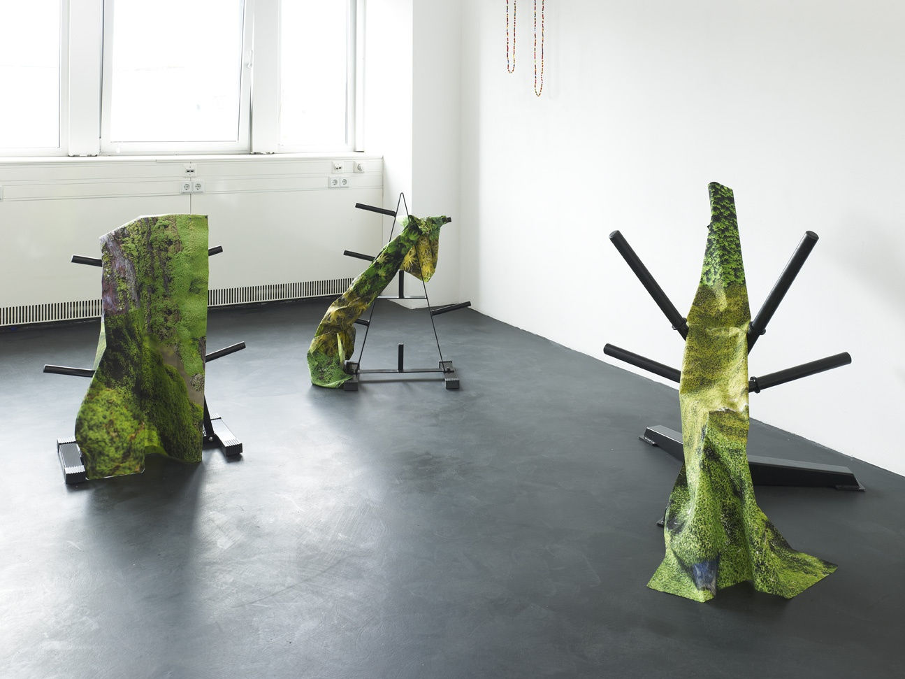 THE STILL LIFE OF VERNACULAR AGENTS