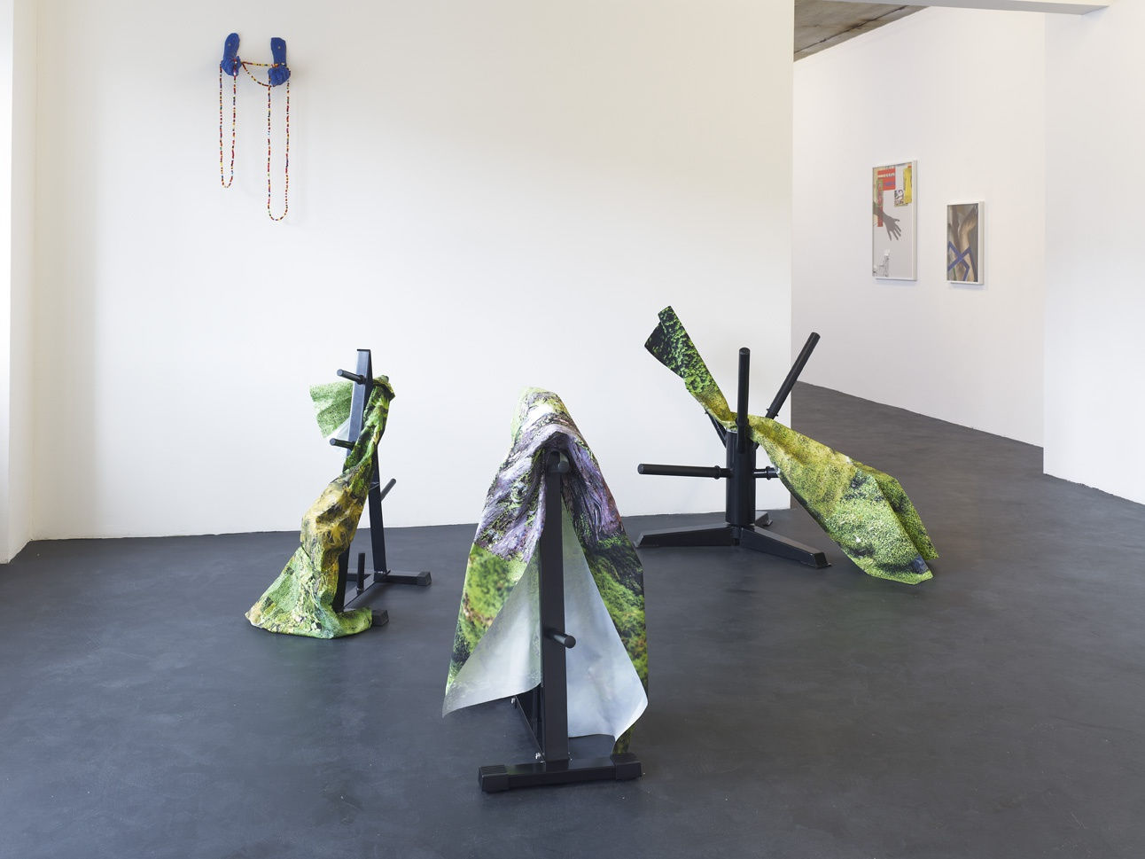 THE STILL LIFE OF VERNACULAR AGENTS