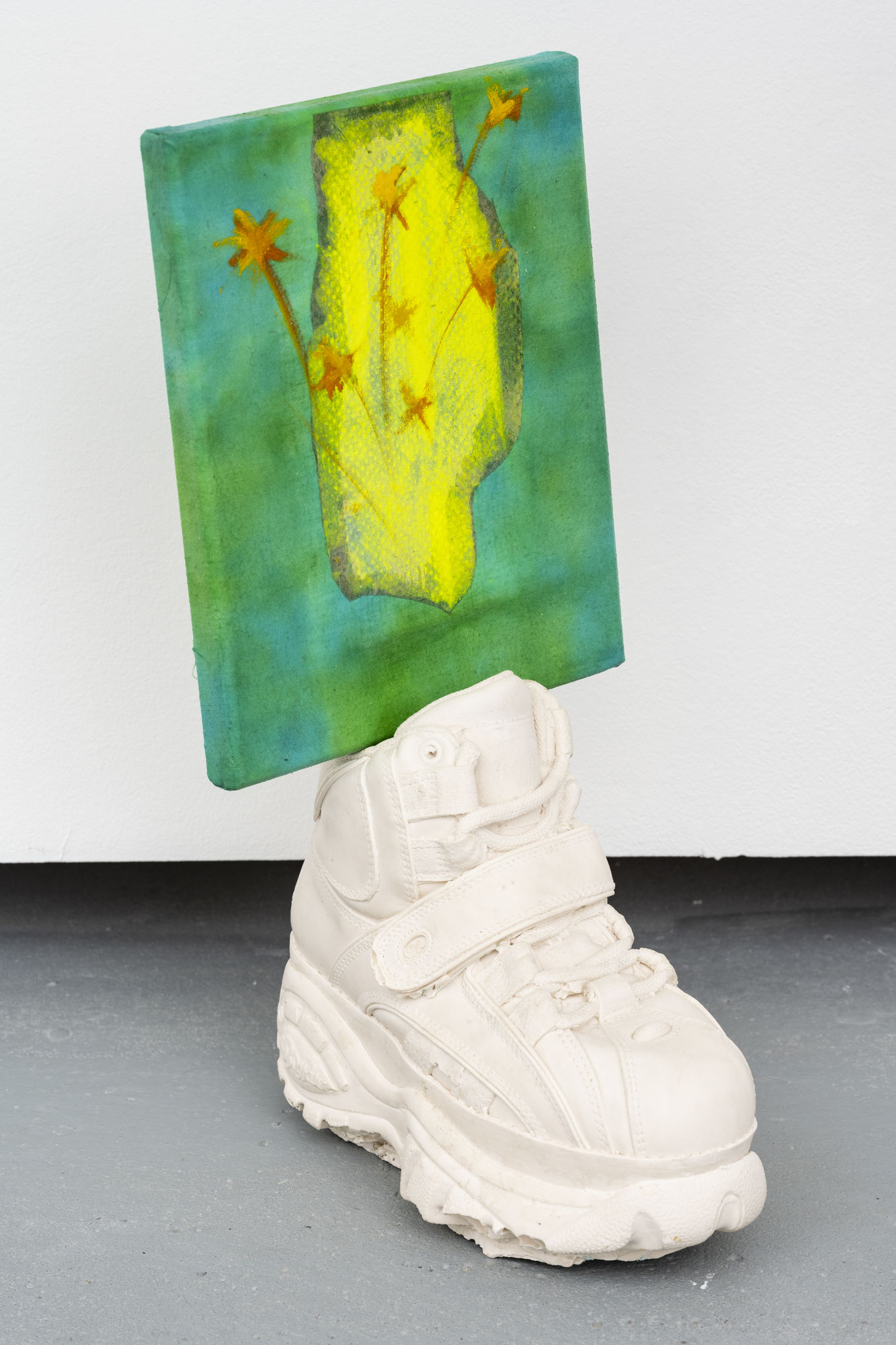 Penelope Kupfer WALL-E, 2022 Paper, oil paint on tie dye cotton. Jesmonite