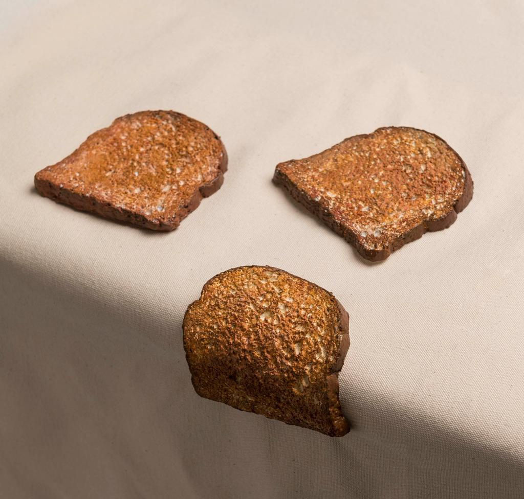 Bruno Moutinho To find forgiveness and love, 2023 Resin