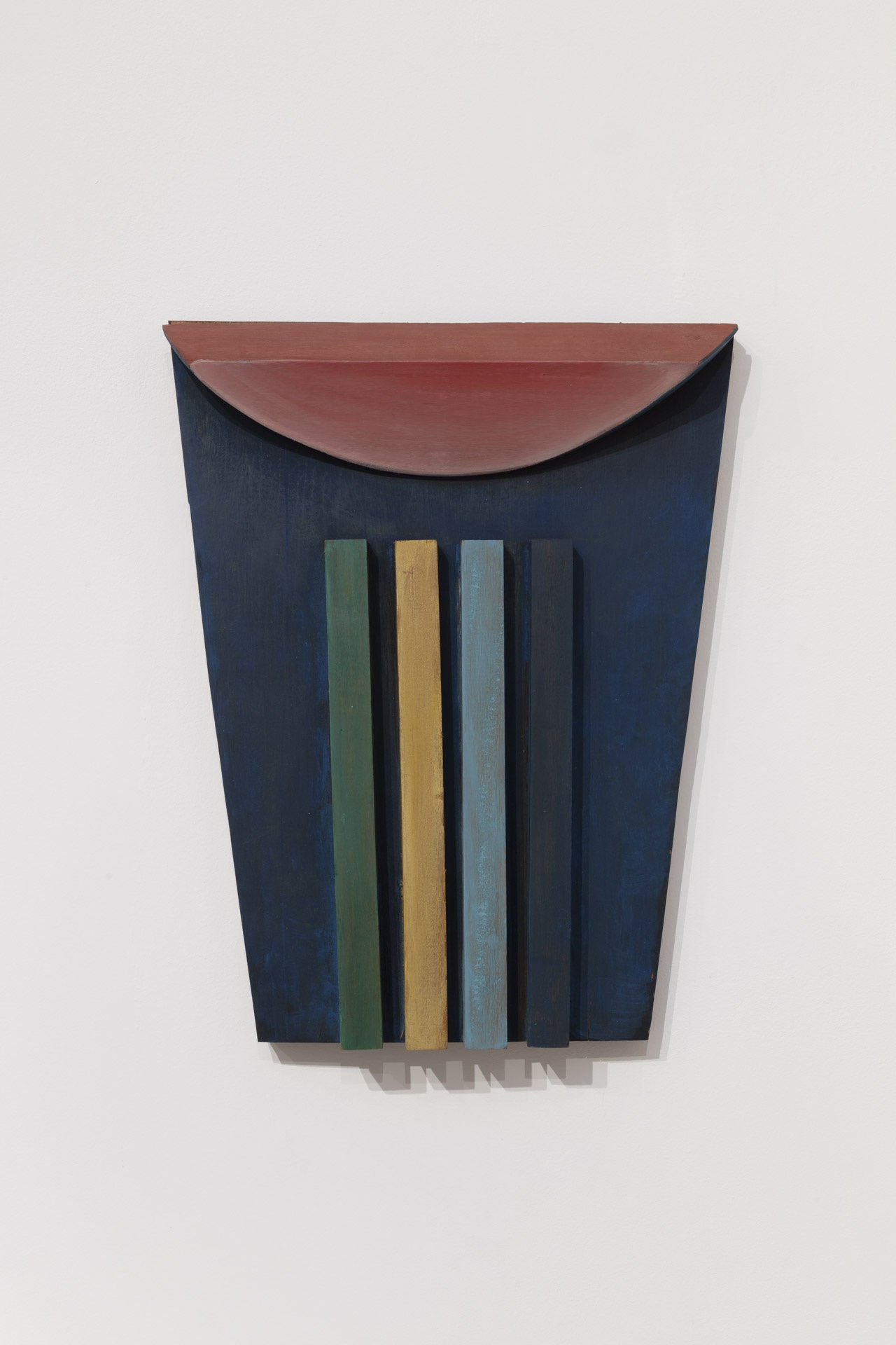 Ana Mazzei Cénario Lira Melancia, 2021 Oil paint and wax patina on peroba mica