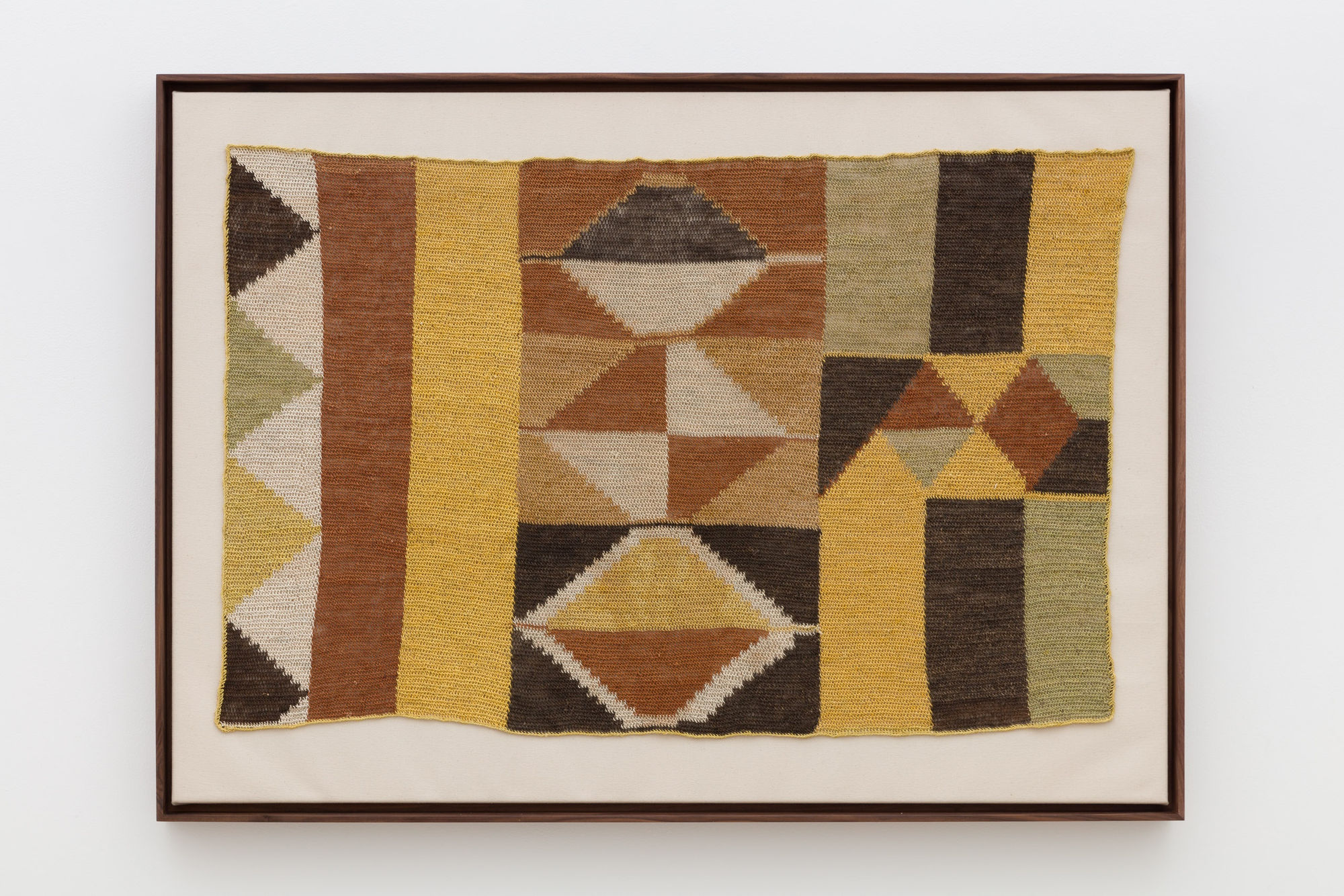 Silät Nokajiaj (Alegría / Happiness, 2022 Hand-spun chaguar fibre, natural dyes from the native forest, woven fabric and antique stitch