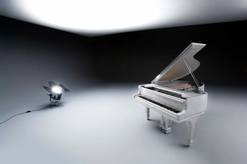 THE CRYSTAL GRAND PIANO 2015 Commissioned by an influential Qatari sheikh
