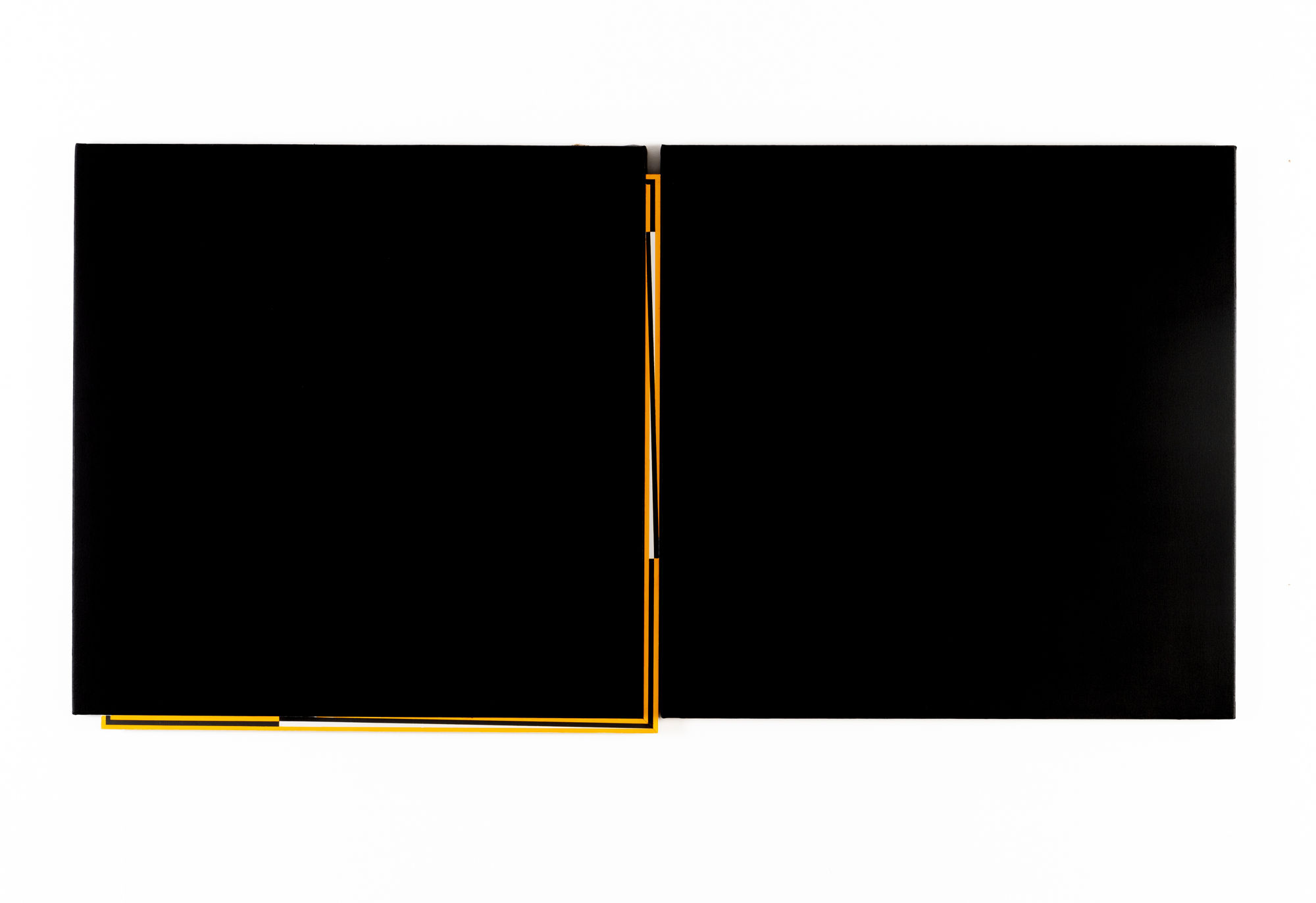 Mehdi Moutashar Deux carrés et un angle droit, Arles, 1979 Acrylic on canvas and painted Aluminum 80 x 163 x 4 cm, 31 1/2 x 64 1/8 x 1 5/8 in.