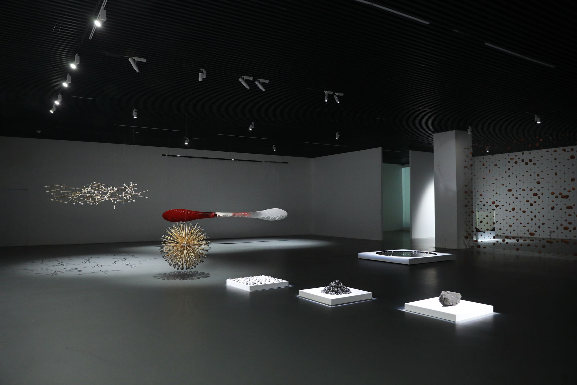 Tang Jie solo Exhibition : A Misty Gaze Into Infinity