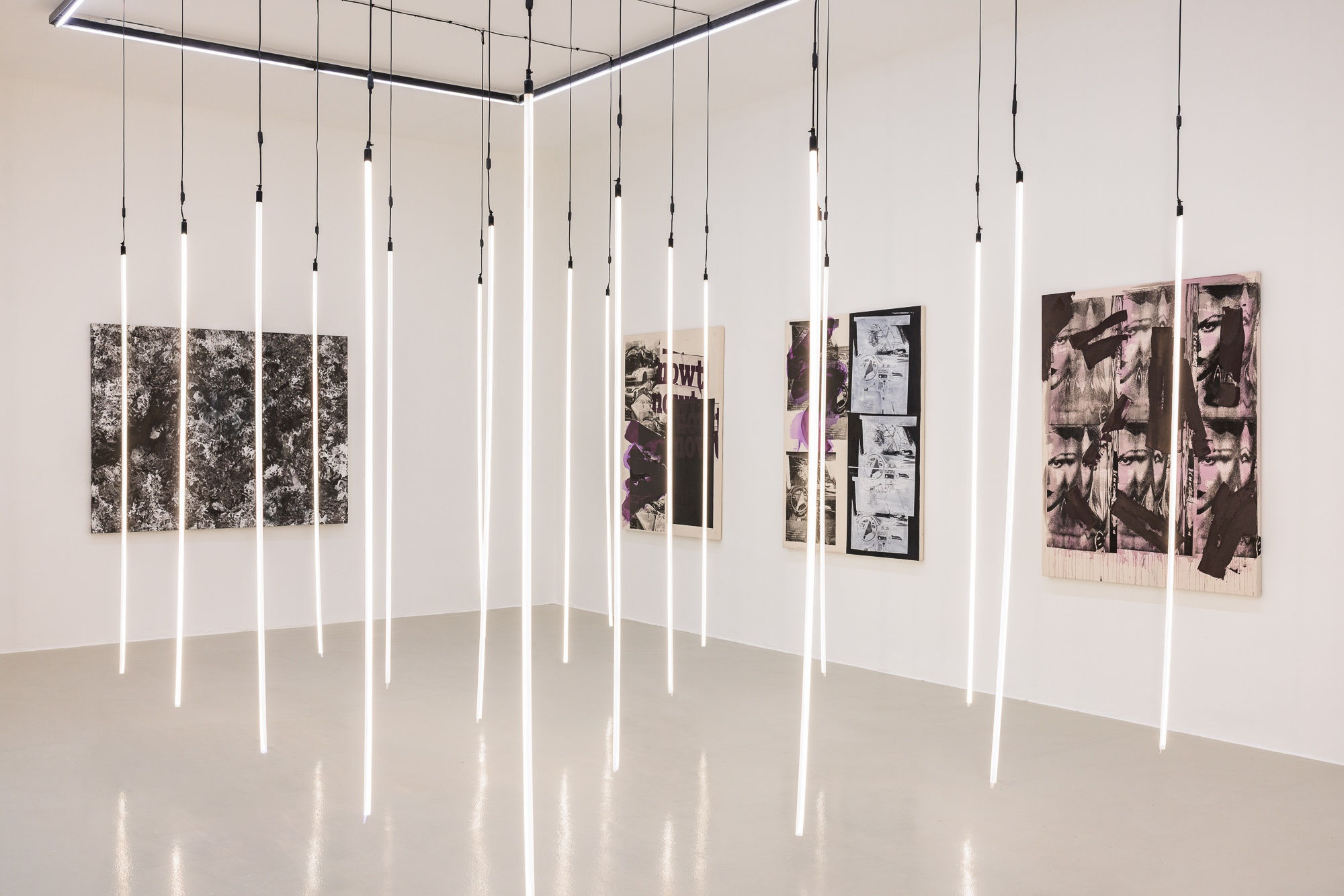 Hannah Perry, Installation View: Film Stills, 2025