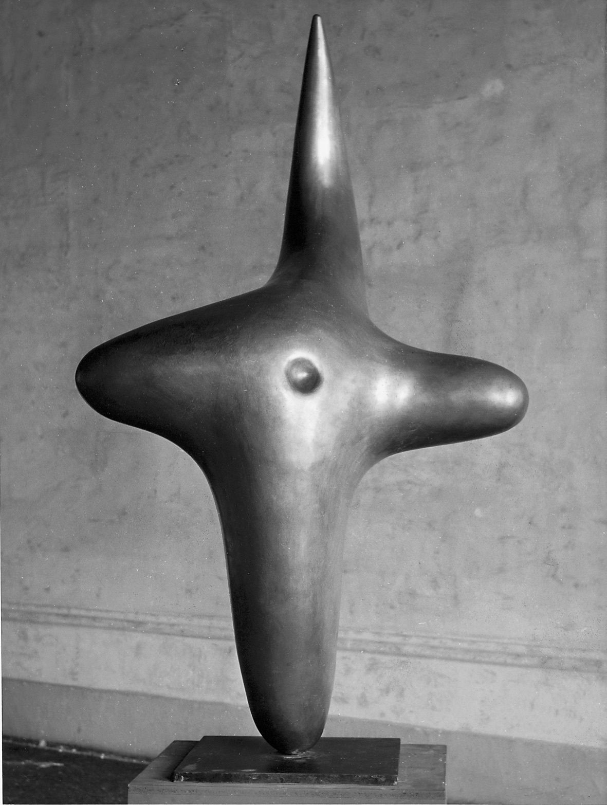 Il grande idolo, 1963, bronzo nero, cm 190x105
