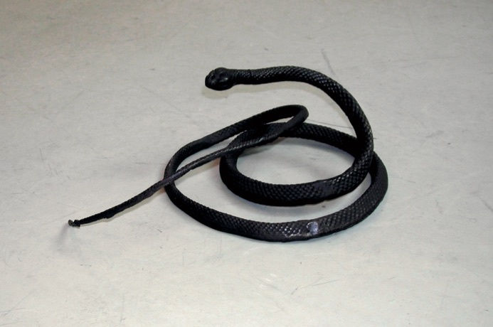 Un mondo di vipere, 2004, bronzo, installazione di dieci pezzi unici, dimensioni variabili (particolare)