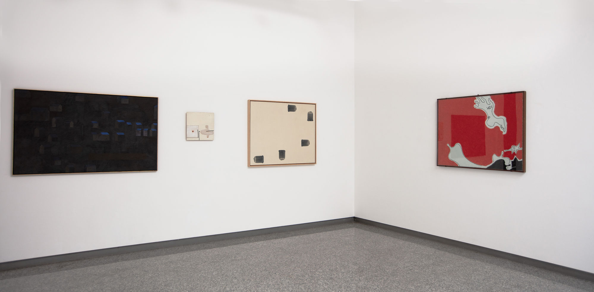 Veduta della mostra con le opere di Horst Antes, Victor Pasmore, Lee Ufan e Osvaldo Licini. (Da sinistra verso destra)
