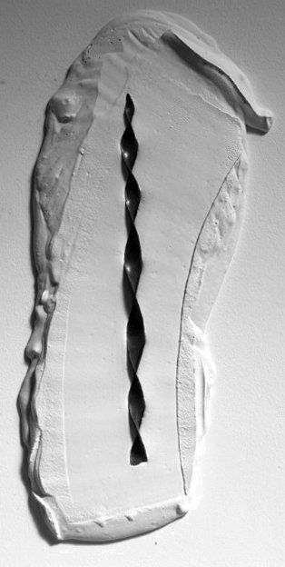 Spirale, 1995, gesso e piombo, cm 67,5x29x3