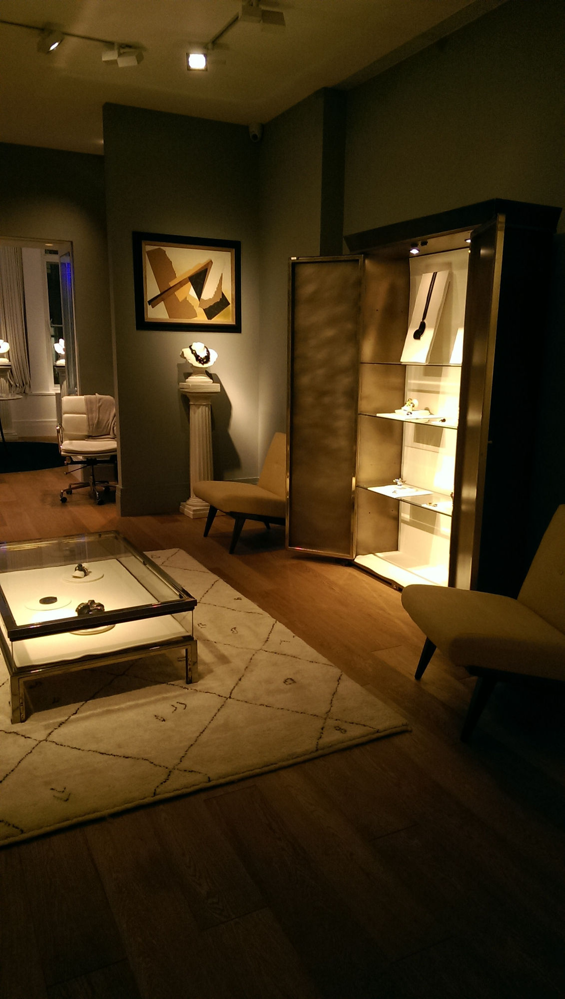 Sophia Vari: Scale of Beauty