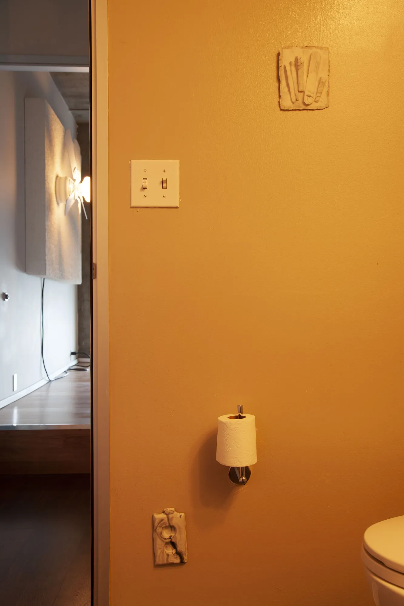 Installation View, THE NEW FAMILIAR.