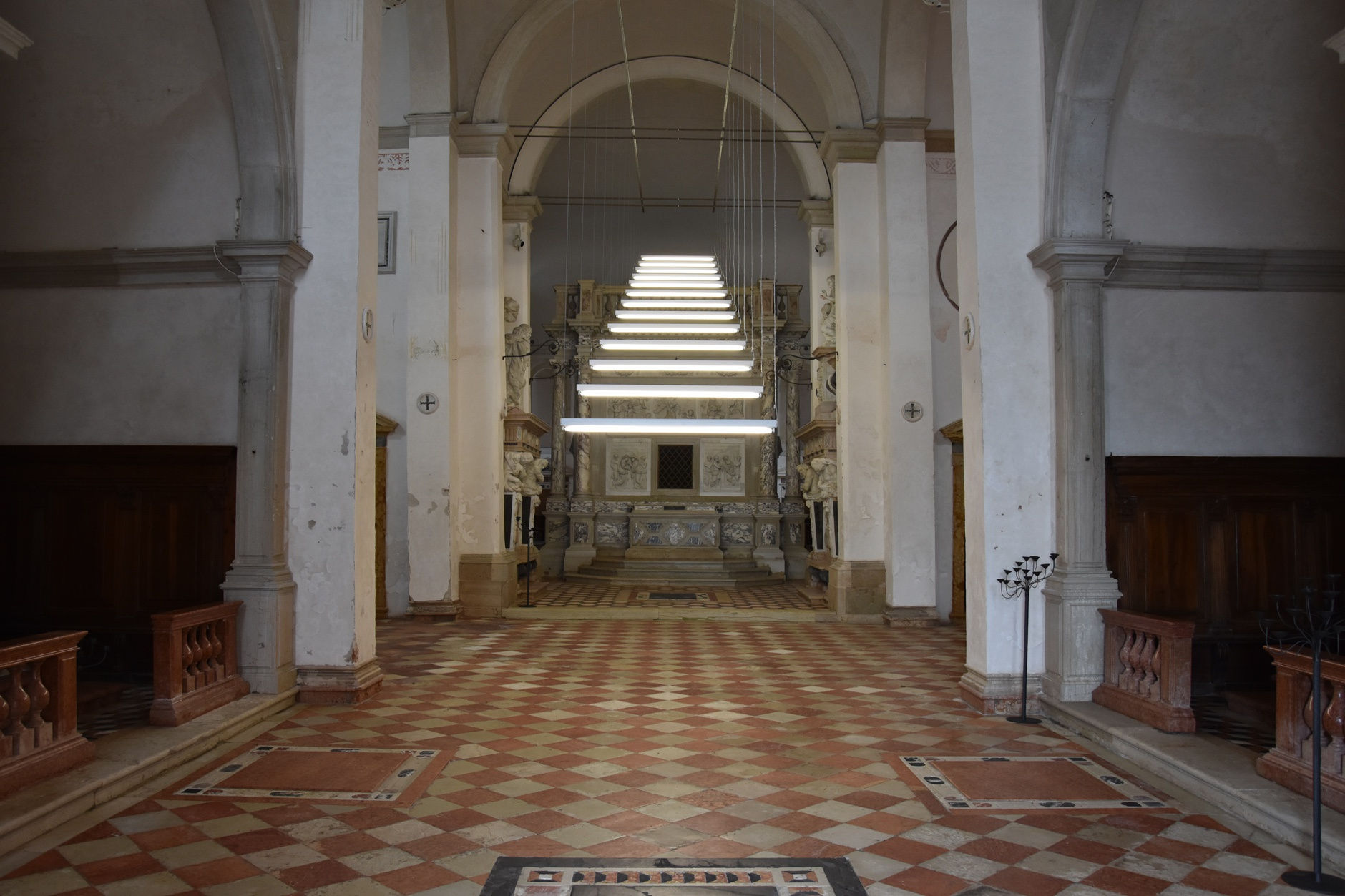 Installation view white Light Steps, Palazzo San Clemente, Venice (2017) | Photo: Adrian Kowanz