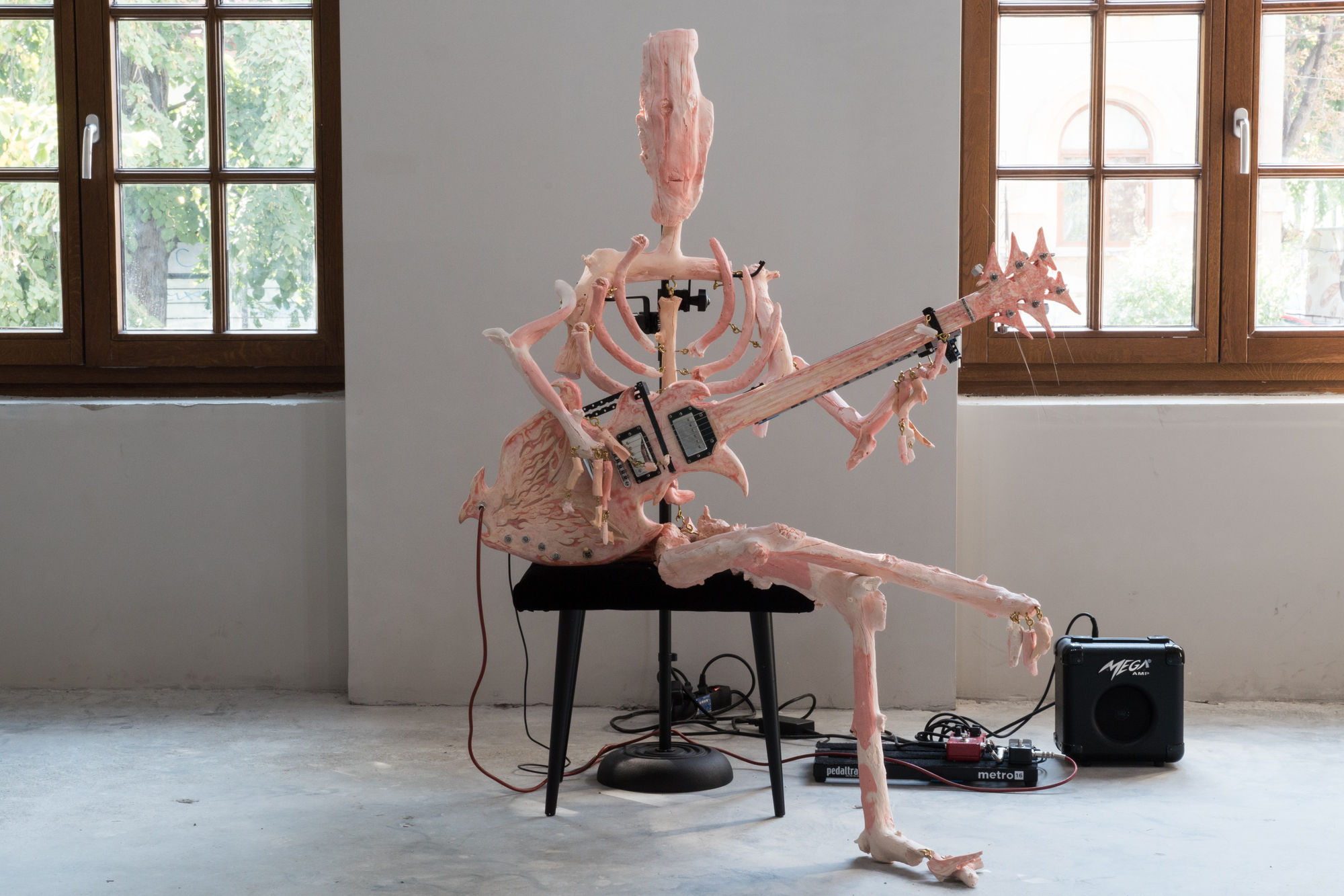 LIVING CONTENT: UNDER PRESSURE