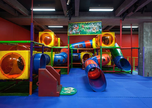 Christoph Büchel, Land of David - Poynduk: The Promised Mall