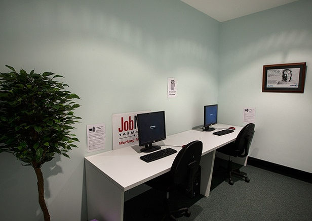 Christoph Büchel, Land of David - Poynduk: The Promised Mall