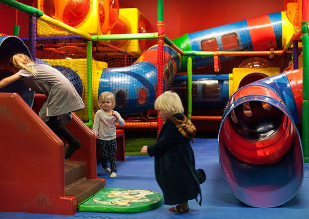 Christoph Büchel, Land of David - Poynduk: The Promised Mall