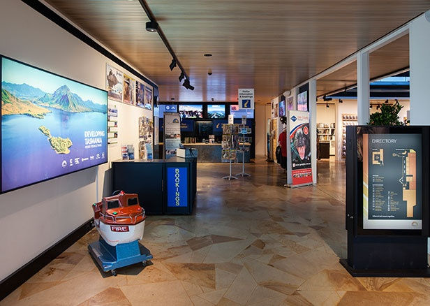 Christoph Büchel, Land of David - Poynduk: The Promised Mall