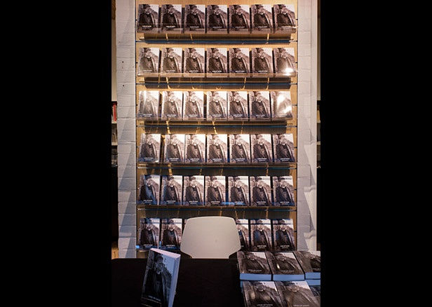 Christoph Büchel, Land of David - Poynduk: The Promised Mall