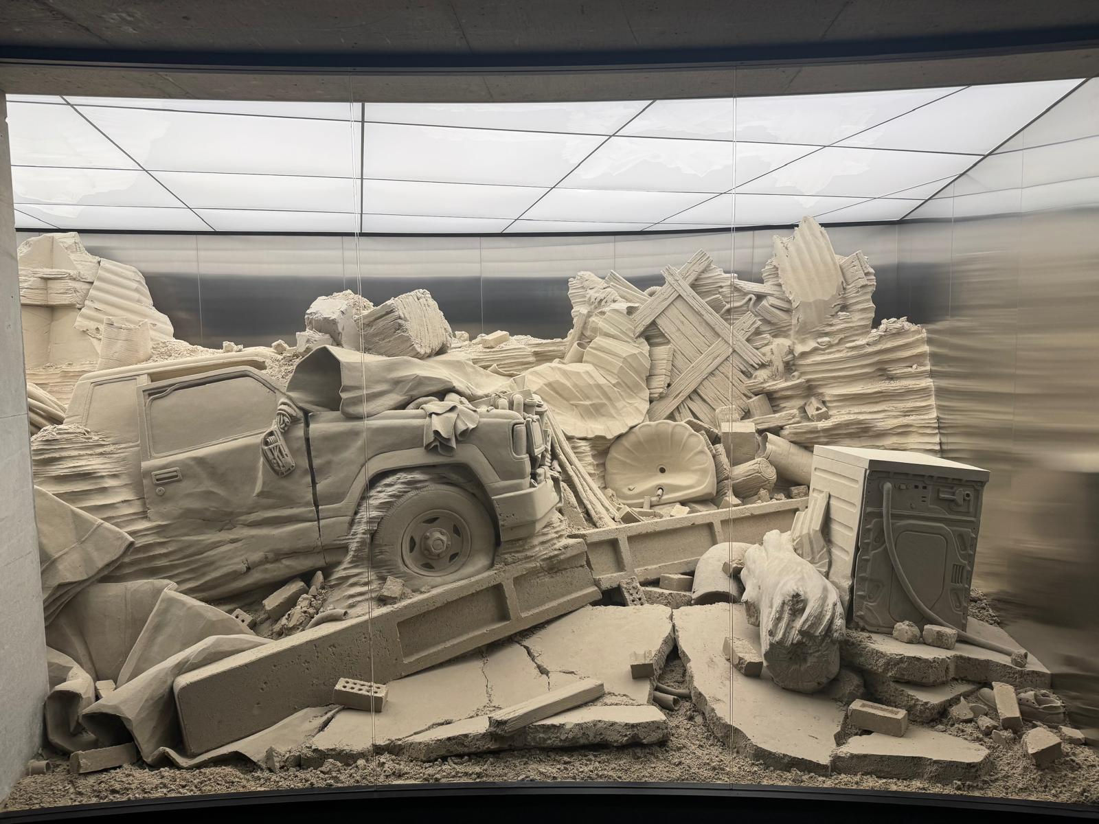 Théo Mercier: Mirrorscape