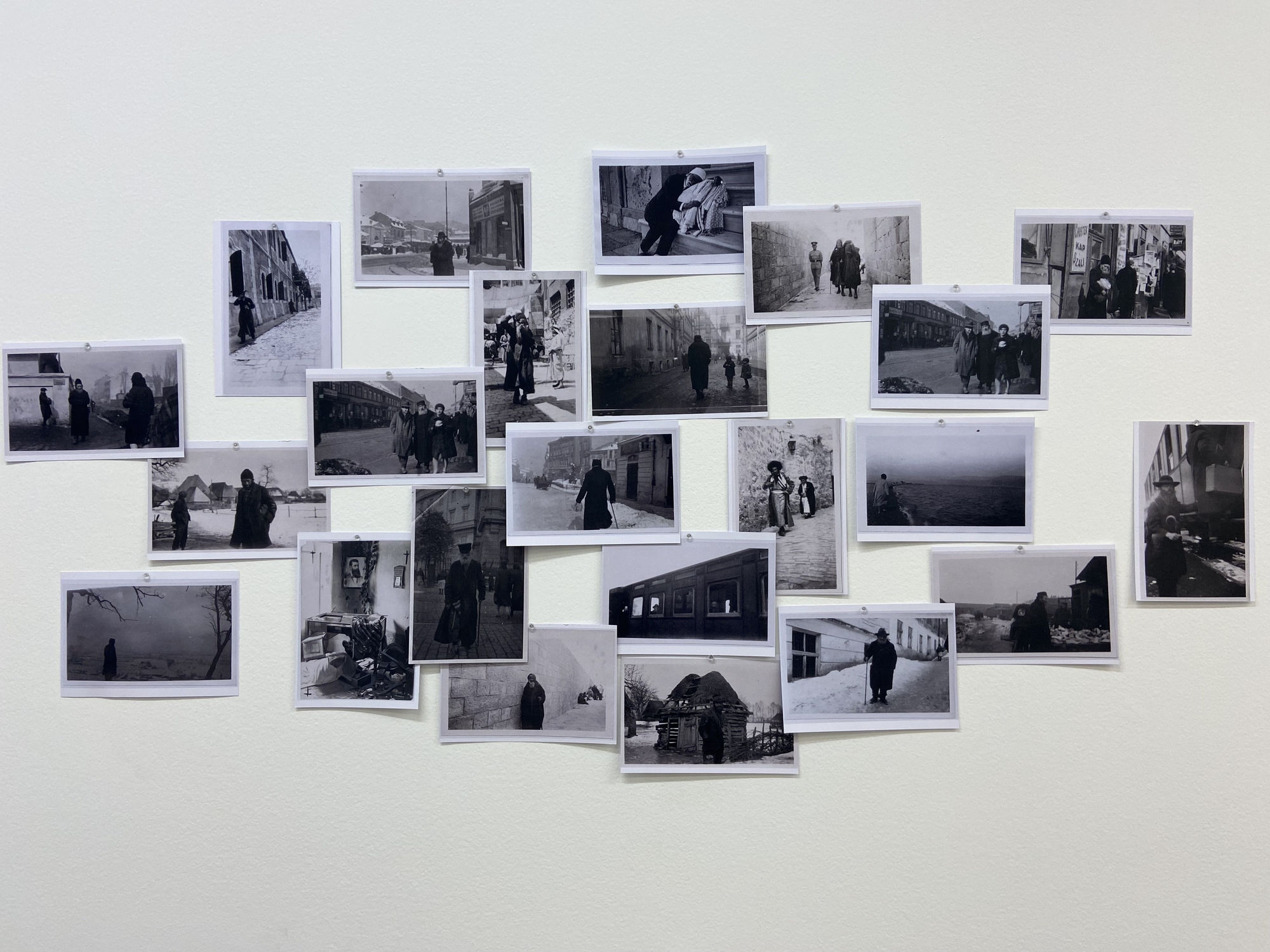 Albert LONDRES Le Juif Errant est arrivé,1930, photographies extraites du livre"le juif errant est arrivé" Fonds Albert Londres, Archives nationales