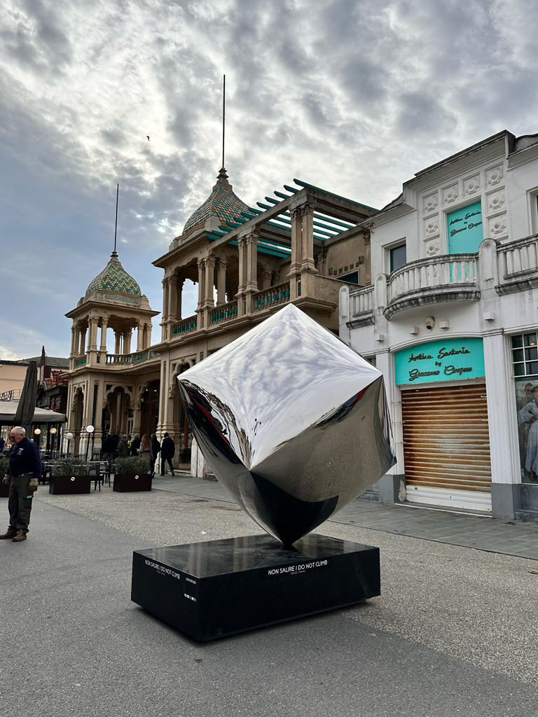 Gustavo Vélez ESSERE GEOMETRICO, Viareggio