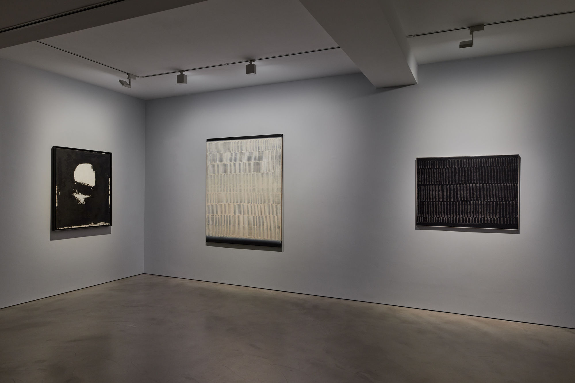 BACK TO REALITY - Artworks from our online viewing rooms