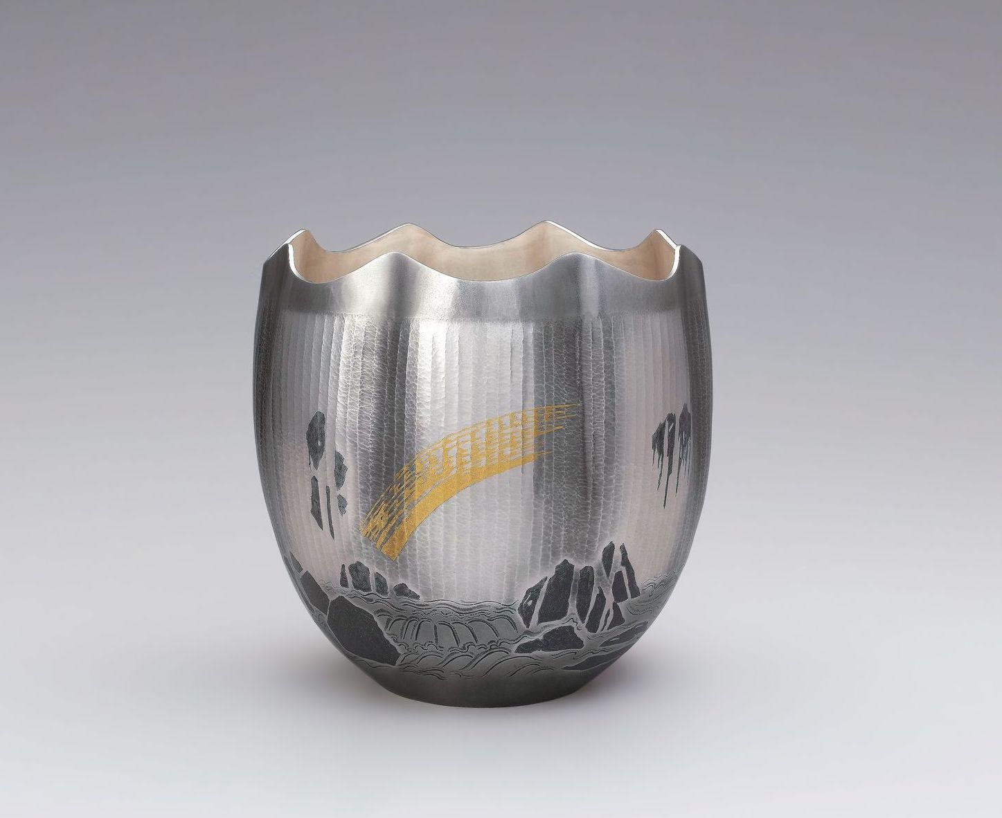 Silver Vase "Bakufu" (Waterfall), 2011 Hammered silver with nunomezōgan (textile imprint inlay) decoration in lead and gold h. 10 x dia. 9 7/8 in. (25.5 x 25 cm)
