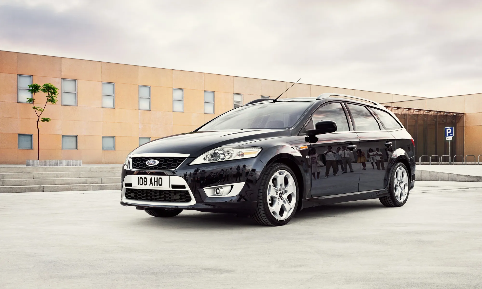 Mondeo, Ogilvy, London