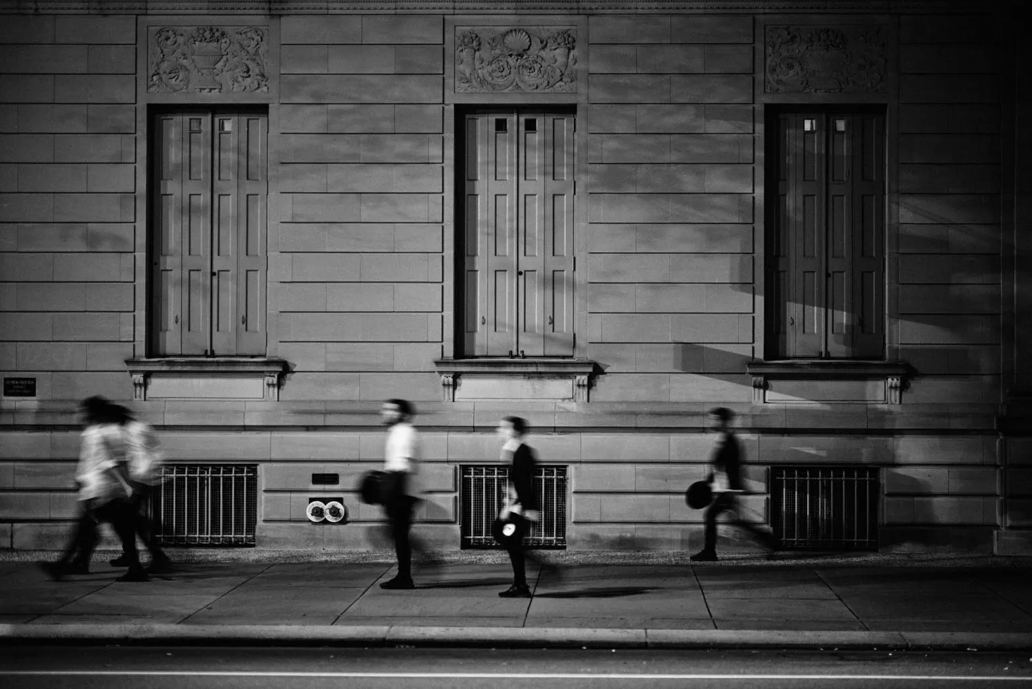 "WALKING ON 5TH AVENUE" NEW YORK CITY 2021 Picture by Phil Penman