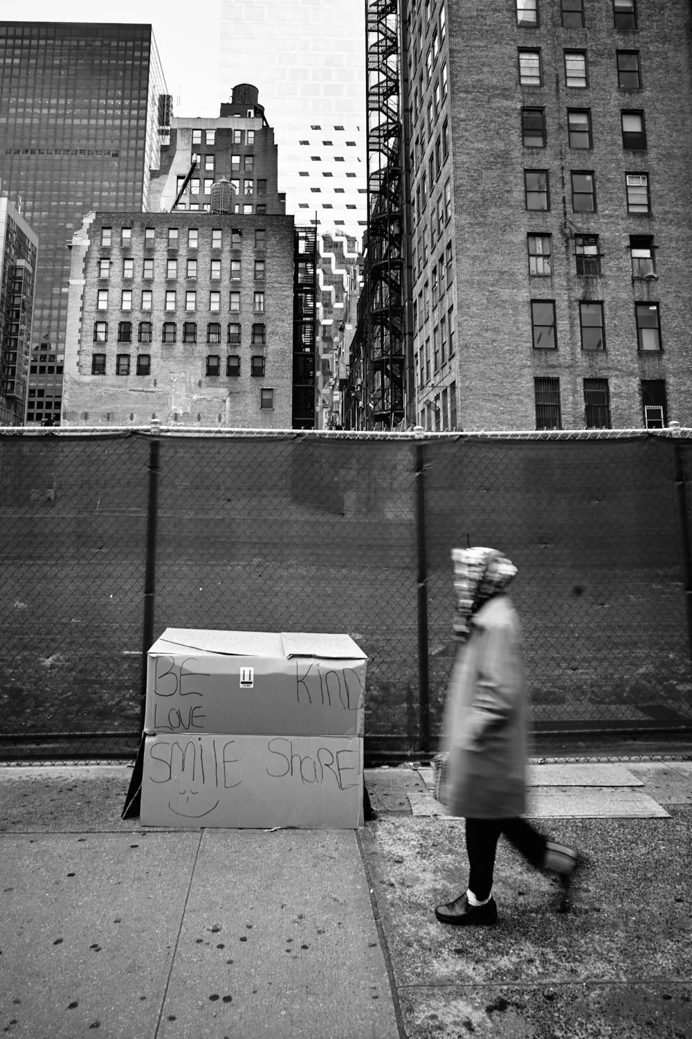 "BE KIND, LOVE SMILE SHARE" NEW YORK CITY, 2021 Picture by Phil Penman