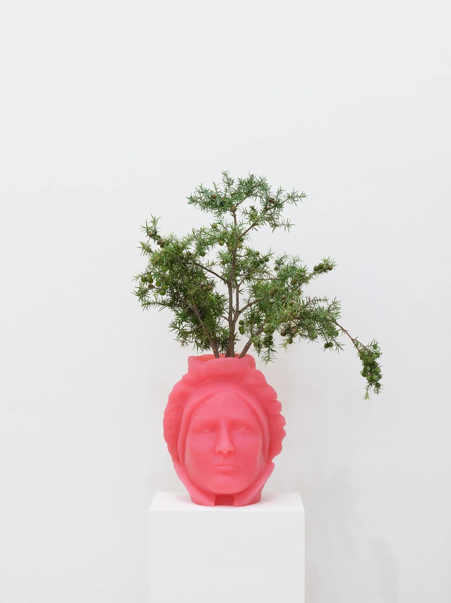 Emma Kunz 2020 Rubber 29 x 25.5 x 27 cm Edition of 5