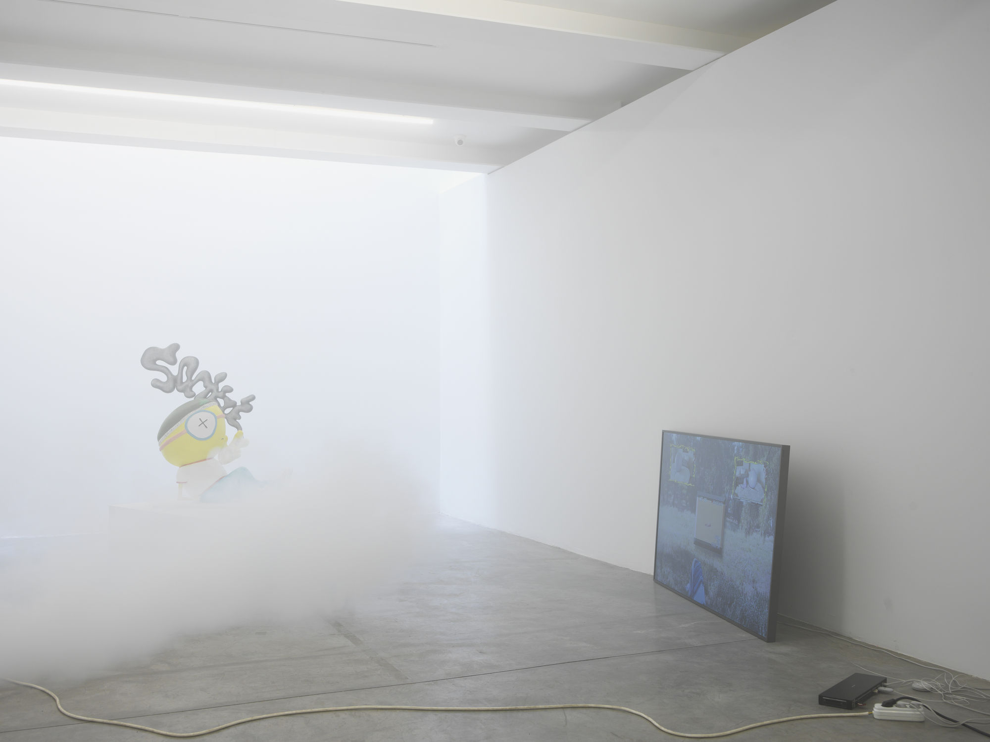 BORA AKINCITÜRK, "(APPLAUSE)"