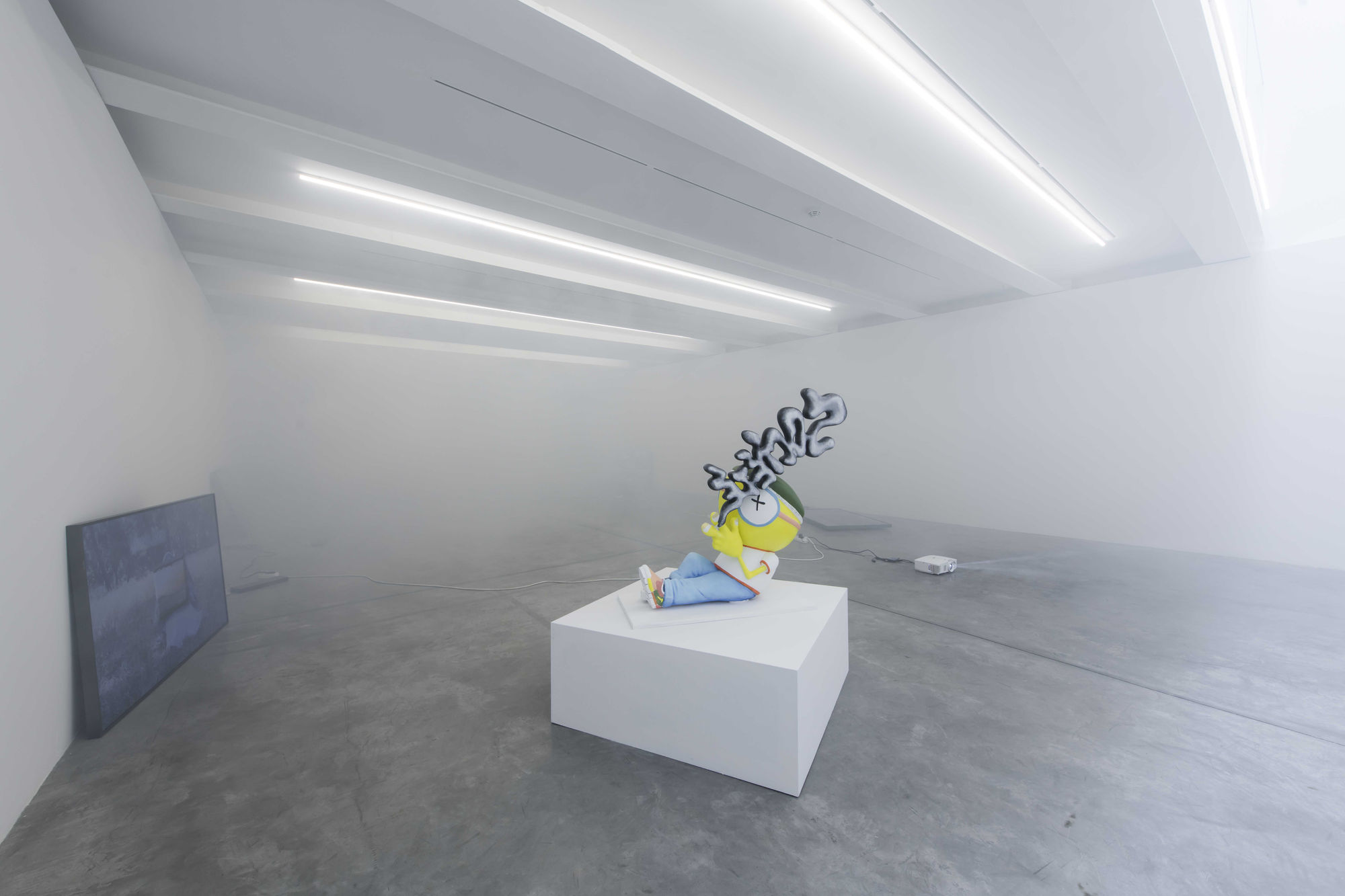 BORA AKINCITÜRK, "(APPLAUSE)"