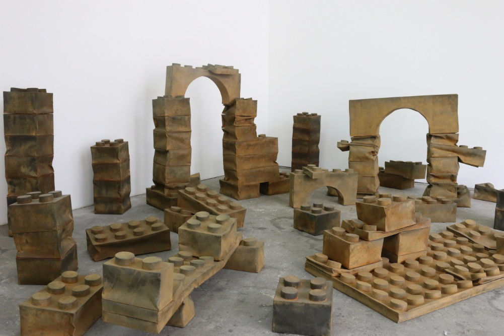 JOHAN DE WIT - UNTITLED - 2019 - PAPER, RESINS, ACRYLIC