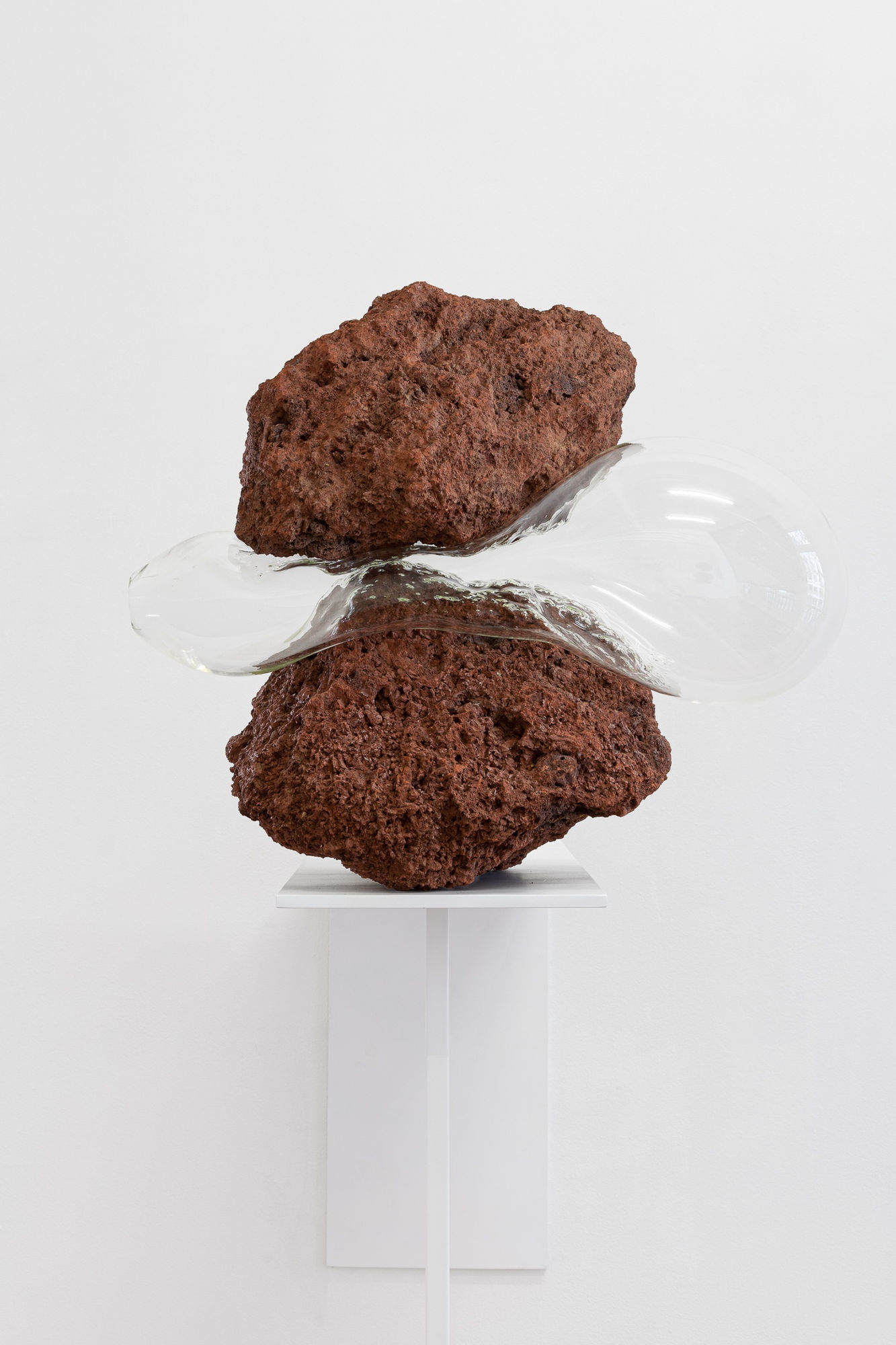 Simone Slee, rocks holding up #4, 2018