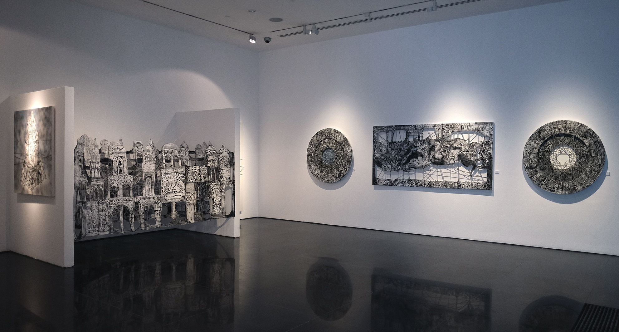 Between Floating Worlds