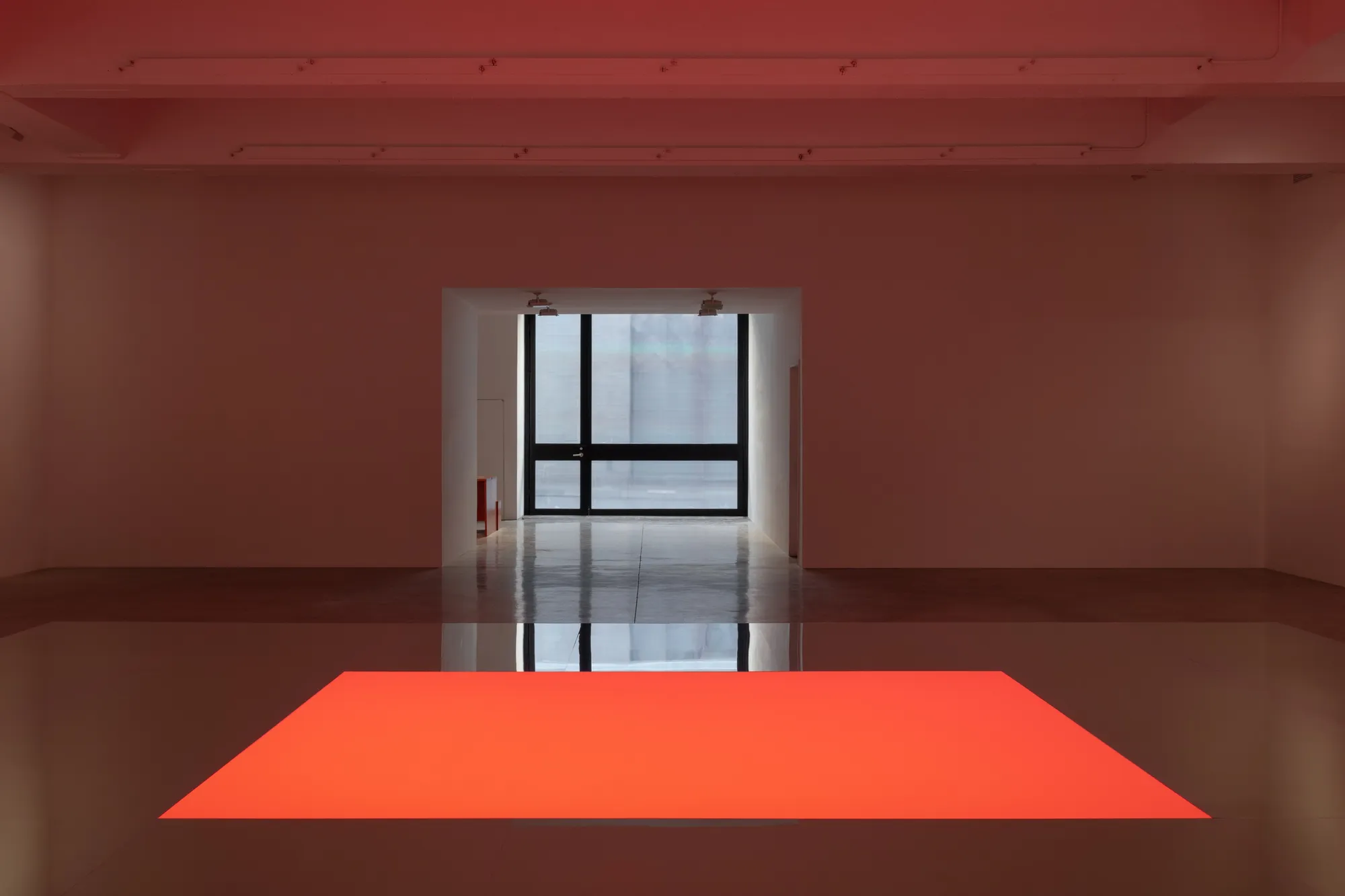 installation shot of kimsooja mirrored floor with color center