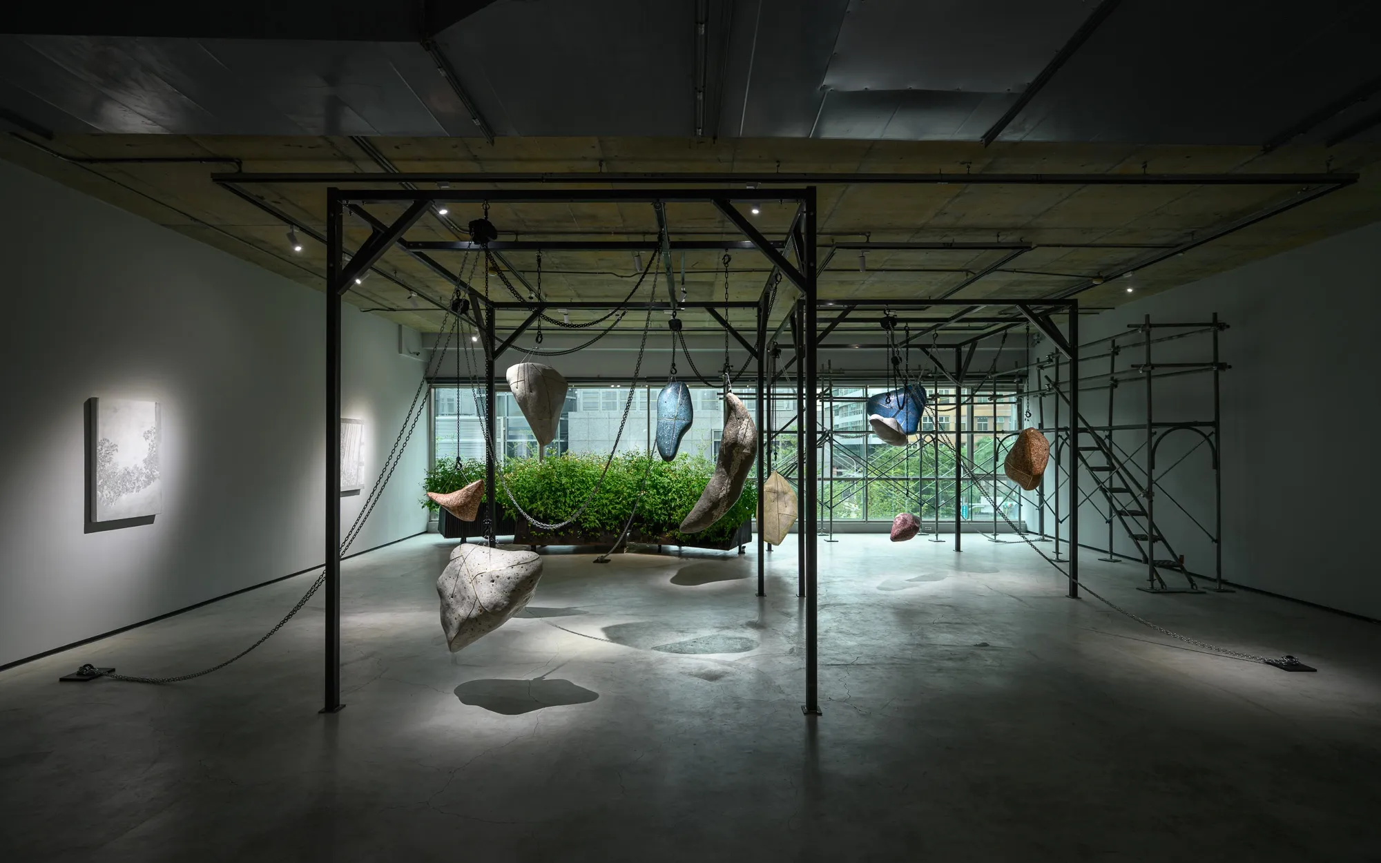 展場照，2021，TKG+ Projects，台北。王世邦攝影。 Installation view, 2021, TKG+ Projects, Taipei. Photo by ANPIS FOTO.